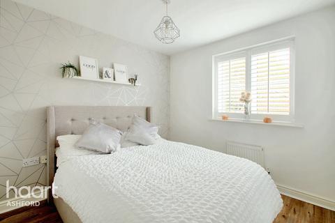 24 Broadview Close, Kingsnorth, Ashford, TN25 7AQ