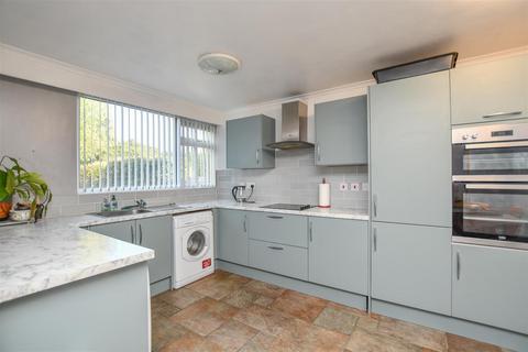 4 bedroom end of terrace house for sale, Alder Close, Park Street, St. Albans