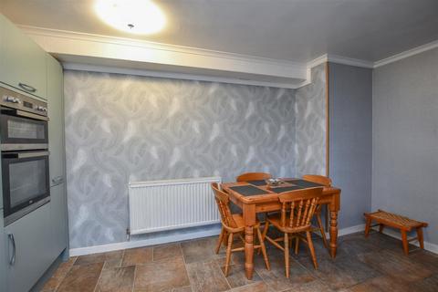 4 bedroom end of terrace house for sale, Alder Close, Park Street, St. Albans