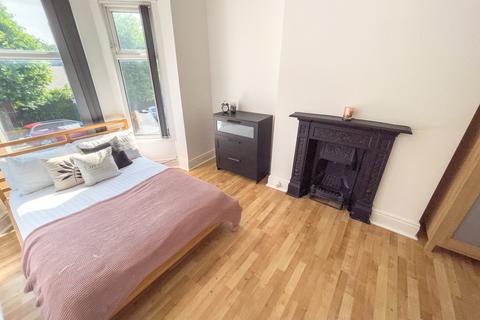 7 bedroom house to rent, Greenbank Road, L18 1HN,