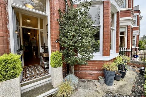 4 bedroom townhouse for sale, Southend Avenue, Darlington