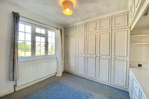 16 Dorset Close, Hayes, UB4 8NT