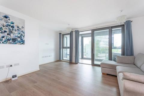 2 bedroom flat to rent, Westgate House, Brentford, TW8