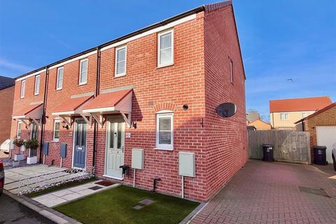 2 bedroom end of terrace house for sale, Pascoe Drive, Ormesby