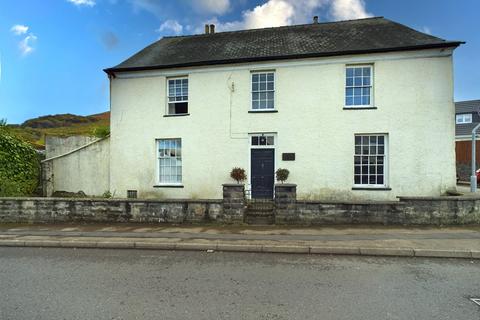 5 bedroom detached house for sale, Merthyr Road, Govilon, NP7