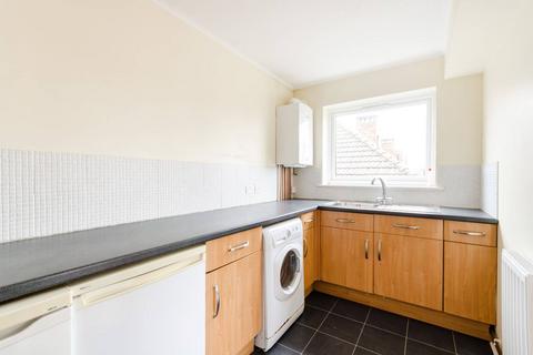 2 bedroom flat to rent, Berrylands, Surbiton, KT5