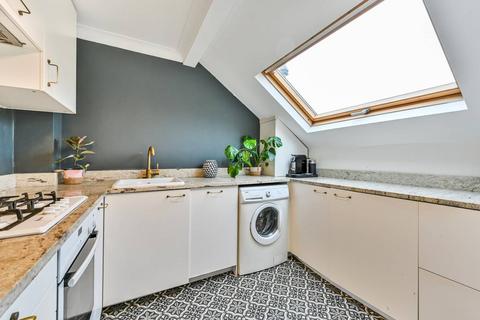 Flat 4, 163 Osbaldeston Road, London, N16 6ND
