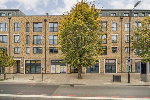 2 bedroom flat for sale, Seven Sisters Road, London N7