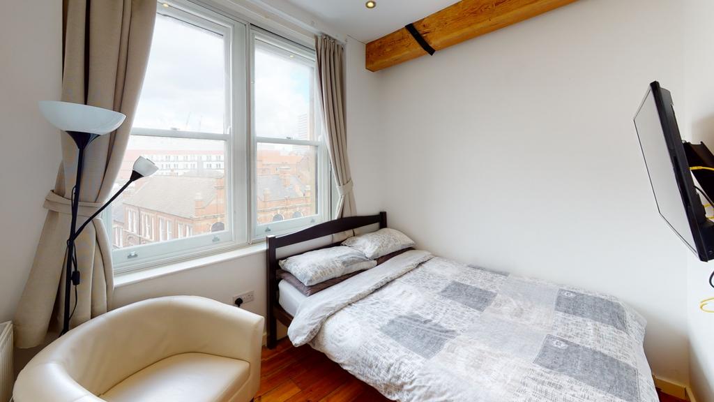 403-UPS-Bedroom