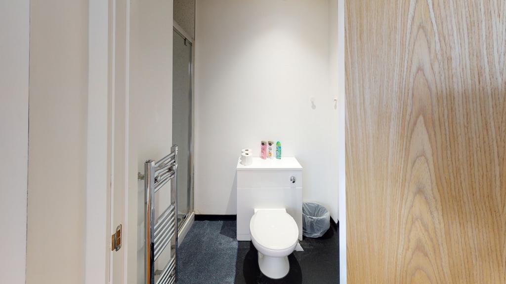 403-UPS-Bathroom