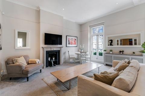 3 bedroom apartment to rent, Queen's Gate Place Mews, SW7