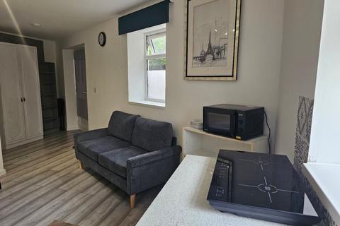 Studio to rent, Cumberland Road, London, E13