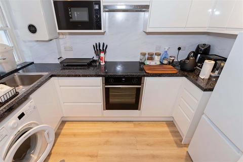 1 bedroom flat for sale, Field Row, Worthing