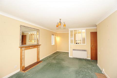 2 bedroom flat for sale, The Bourne, Hastings