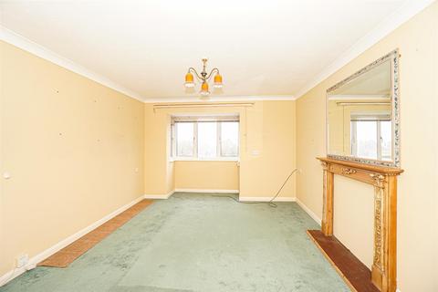 2 bedroom flat for sale, The Bourne, Hastings