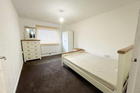 1 bedroom flat to rent, Sycamore Close, London E16