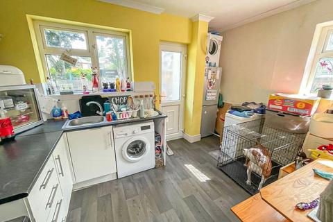 3 bedroom semi-detached house for sale, Walton Grove, Grimsby, DN33