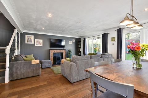69 Jacketts Field, Abbots Langley, WD5 0EN