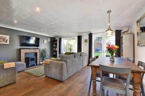 69 Jacketts Field, Abbots Langley, WD5 0EN