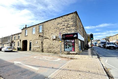 Property to rent, Huddersfield Road, Dewsbury