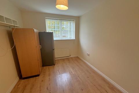 2 bedroom apartment for sale, Sandycroft Avenue, Wythenshawe, Manchester, M22 9AL