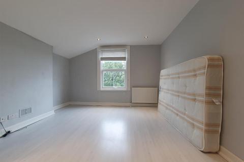 Studio to rent, 11 Church Lane, London