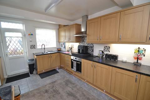 3 bedroom semi-detached house for sale, Thackley, Thackley BD10