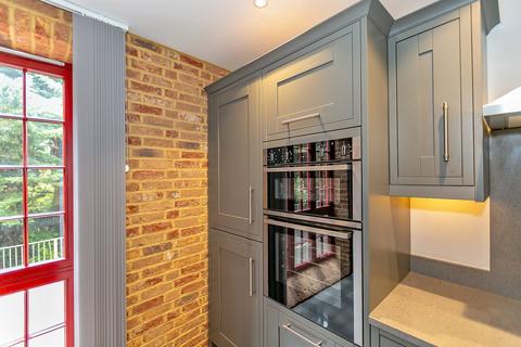 11 Foundry Close, Deanshanger, Milton Keynes, MK19 6FT