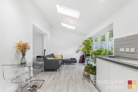 Flat 4, 98 Mill Lane, Cheshunt, Waltham Cross, EN8 0JT