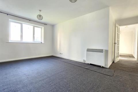 2 bedroom flat to rent, Greenslade Road, Barking