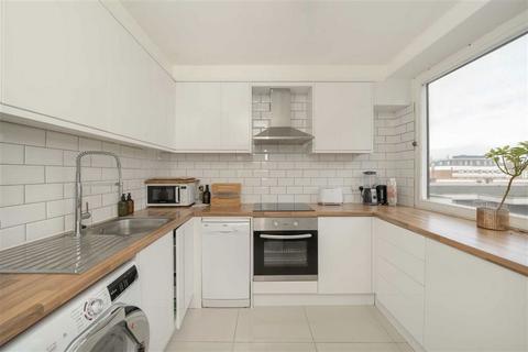 2 bedroom flat to rent, The Water Gardens, London W2