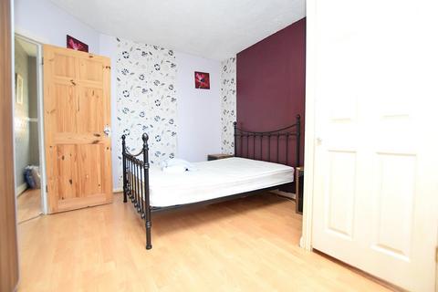 4 bedroom semi-detached house to rent, East Road, Chadwell Heath, RM6