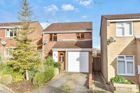 3 bedroom detached house for sale, Arden Drive, Ashford, Kent