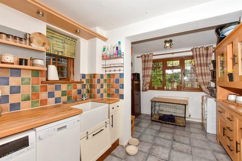 3 bedroom detached house for sale, Arden Drive, Ashford, Kent