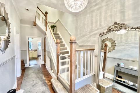 8 Dryden Road, Gateshead, NE9 5HQ