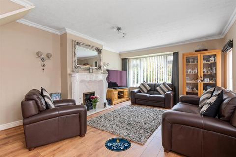 3 bedroom semi-detached house for sale, Mackenzie Close, Coventry CV5