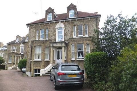 2 bedroom apartment to rent, Bayham Road, Sevenoaks TN13 3XB