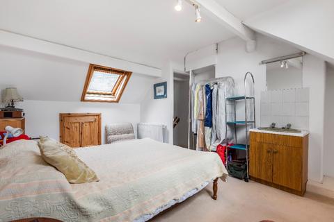95 Parkside Road, Meanwood, Leeds, LS6 4NA