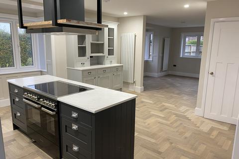 3 bedroom semi-detached house to rent, Hampton Mews, Main Road, Havenstreet,
