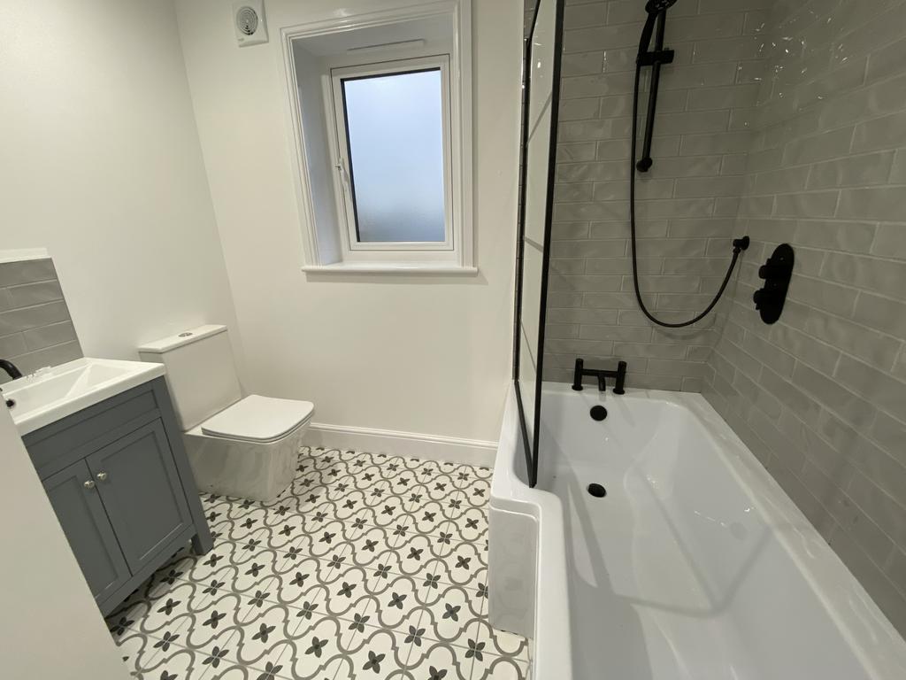 Bathroom 1 hampton