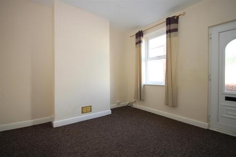 2 bedroom end of terrace house to rent, North Road, Chesterfield S43