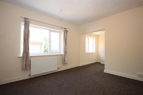 2 bedroom end of terrace house to rent, North Road, Chesterfield S43