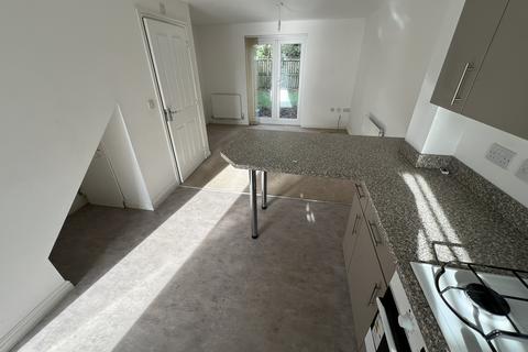 2 bedroom house to rent, Maes Pedr, Johnstown, Carmarthen