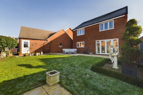 4 bedroom detached house for sale, Bakers Lane, Long Buckby, Northampton, NN6 7WA