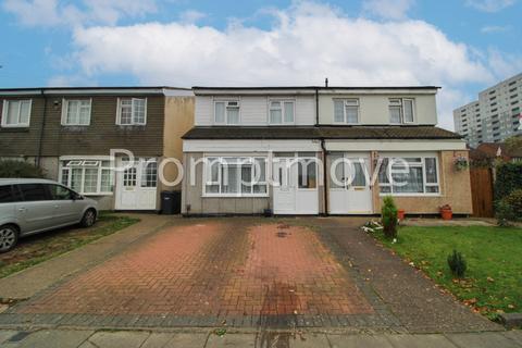 3 bedroom terraced house for sale, Hockwell Ring Luton LU4 9NG