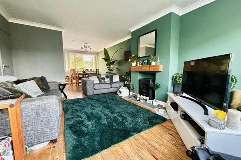 3 bedroom semi-detached house for sale, Moorgate Road, Kippax, Leeds