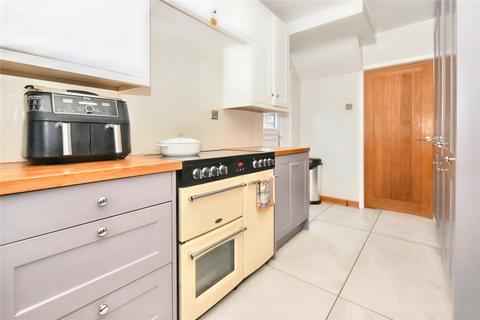 3 bedroom semi-detached house for sale, Earlswood Crescent, Kippax, Leeds, West Yorkshire