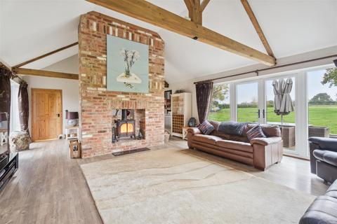 4 bedroom link detached house for sale, Whaddon Road, Little Horwood, Buckinghamshire