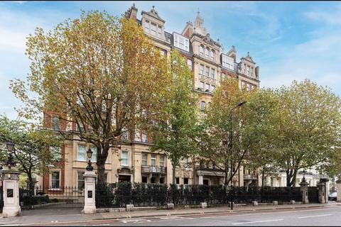 5 bedroom apartment to rent, Rutland Gardens, London, SW7