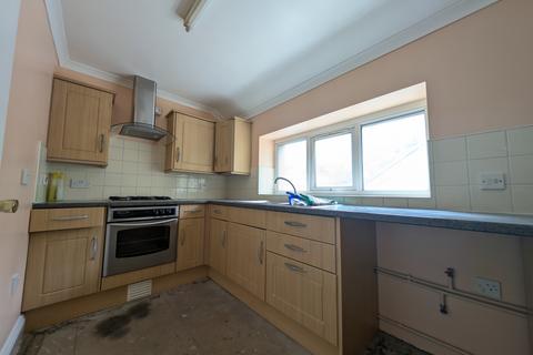 2 bedroom flat for sale, Oxford Street, Mountain Ash, CF45 3HB